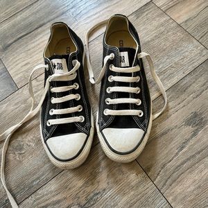 Black Converse Allstar tennis shoes, size 8